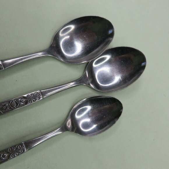 Oneida Northland Secret Fling Lot of 4 Teaspoon 2 Soup Spoons Dinner Fork - Picture 8 of 12